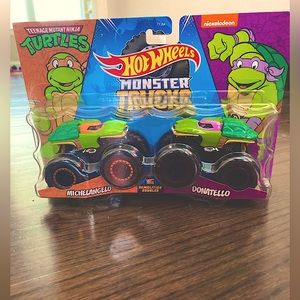 Hot Wheels - Donatello & Michaelangelo Monster Trucks